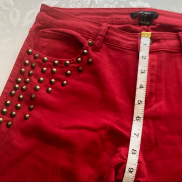 Forever 21 Women’s Size 30 Red Studded Capri Jeans Pants Stretchy Skinny Fit - Picture 9 of 16